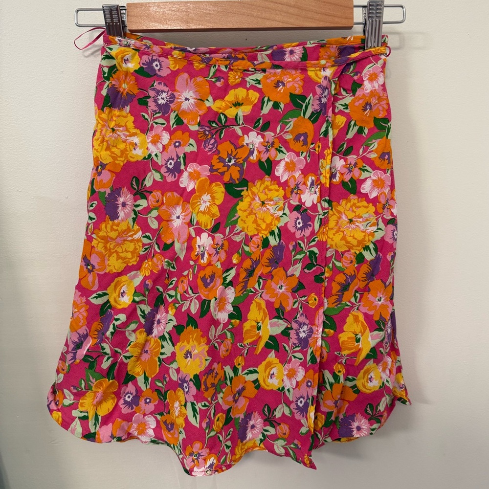 Colorful Zara Floral Wrap Skirt 🌼🌸🌺